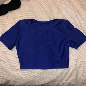 Short sleeve crop top size small